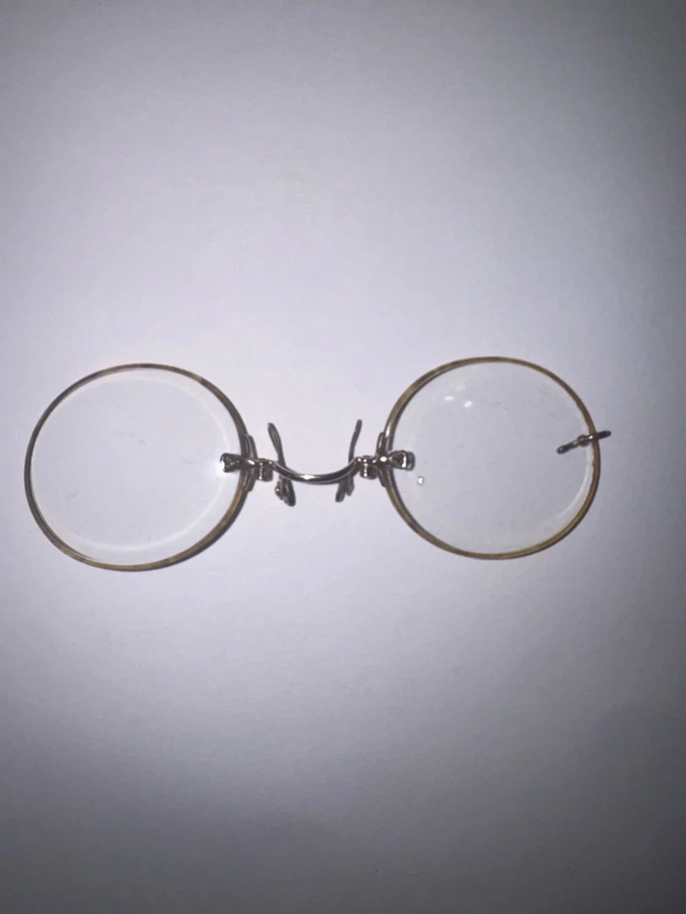 Round Vintage-Style Rimless Glasses in Gold Tone
